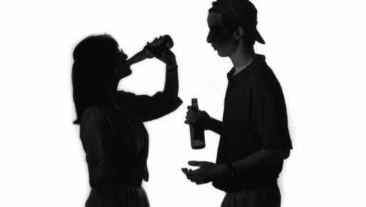 530x300 How Parenting Style Affects Teen Drinking Mnn