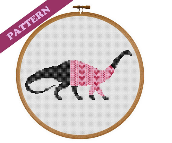 570x475 Brontosaurus Dinosaur In Pink Heart Sweater Cross Stitch Pattern