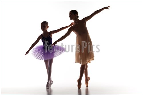 500x333 Entertainment The Little Ballerina Dancing With Personal Ballet