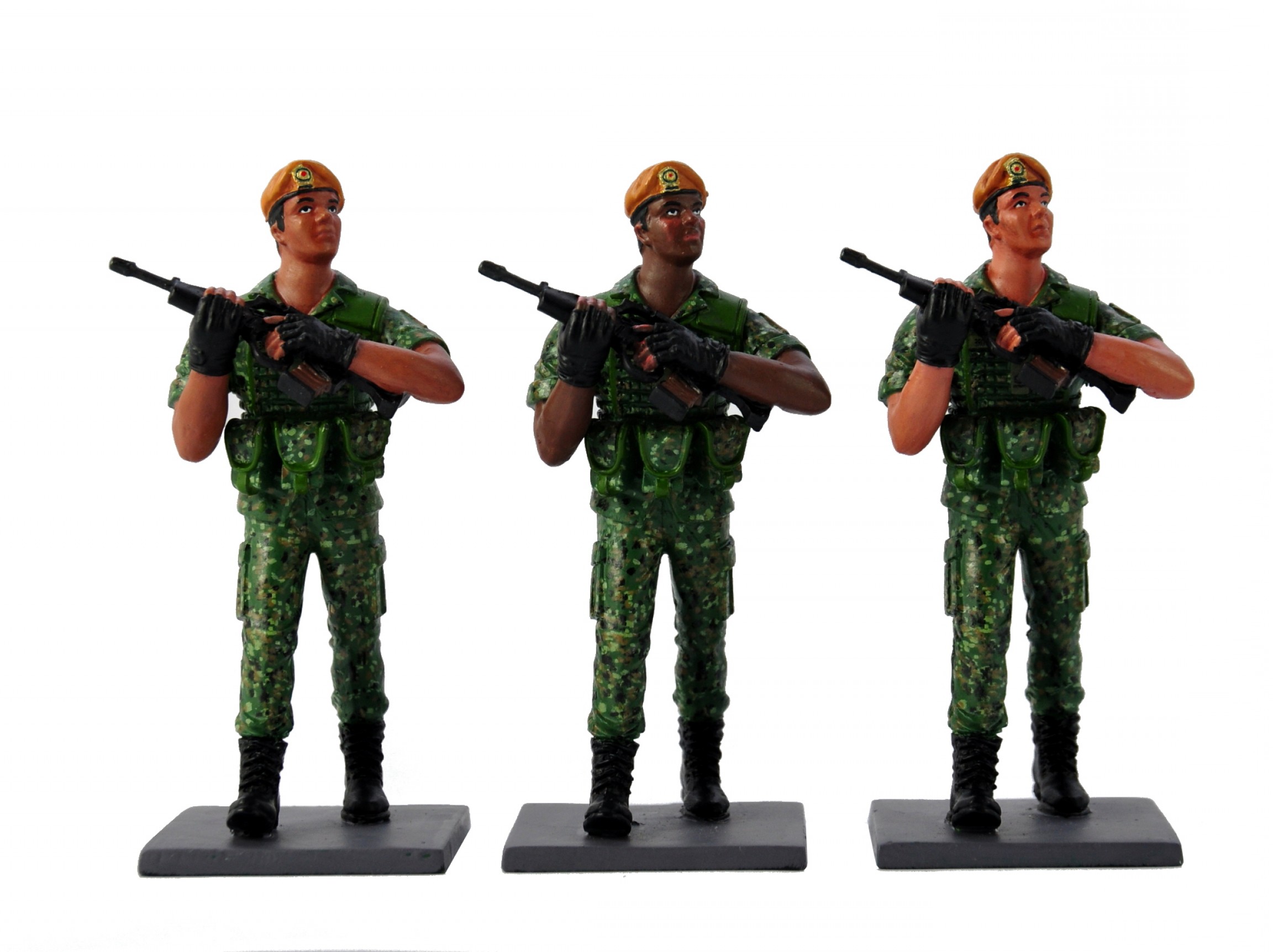 2304x1724 Saf Marching Soldier Parade Right Facing Collectible Figurine