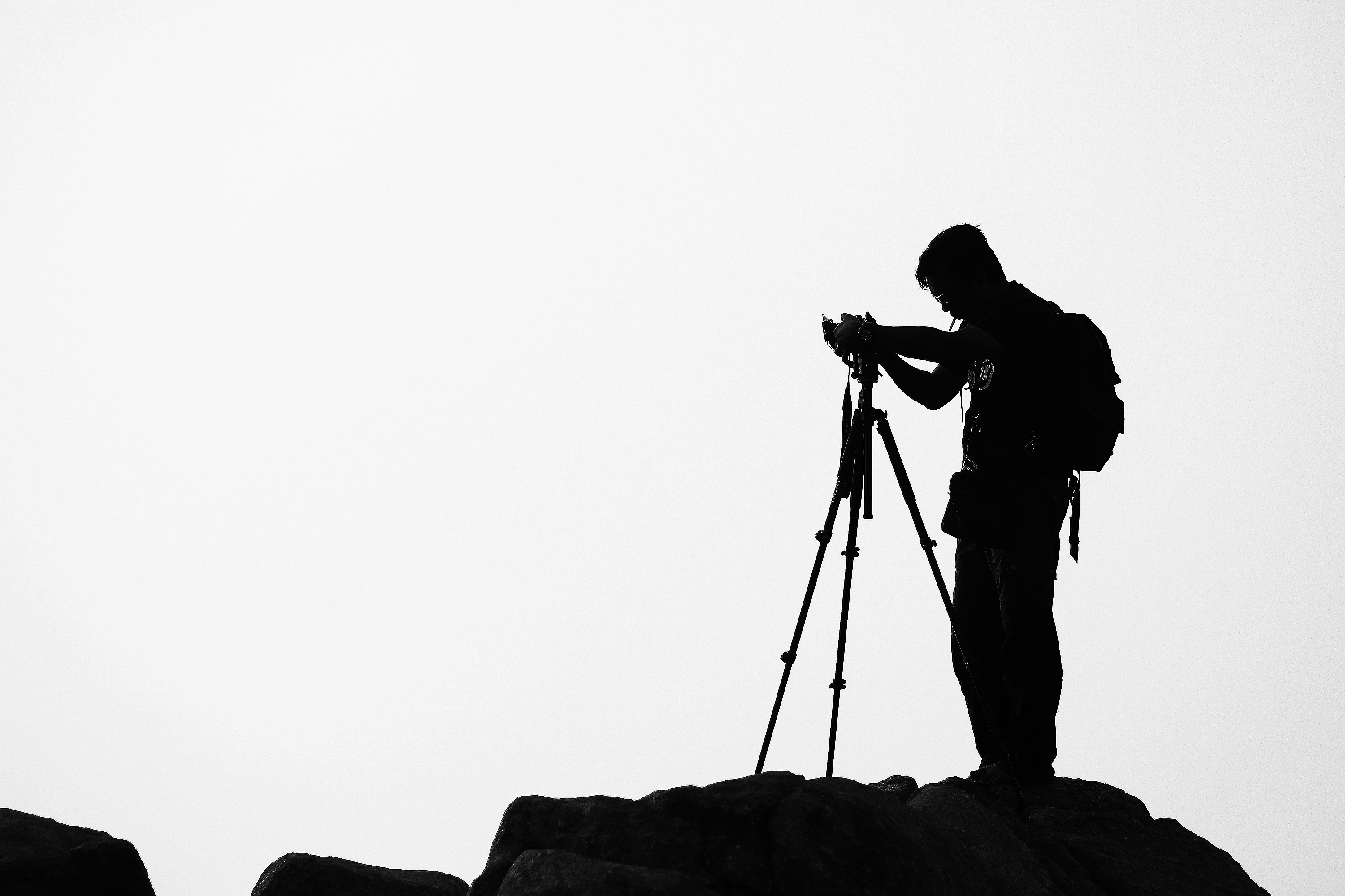 3000x2000 Silhouette Photographer Free Stock Photo