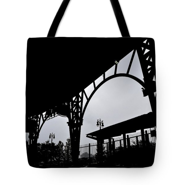 600x600 Eye Of The Tiger Tote Bags Fine Art America