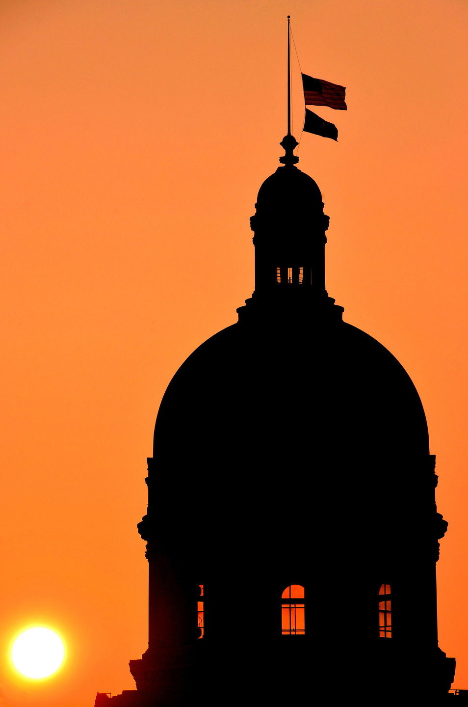 954x1440 Indiana State Capitol Building Dome Silhouette