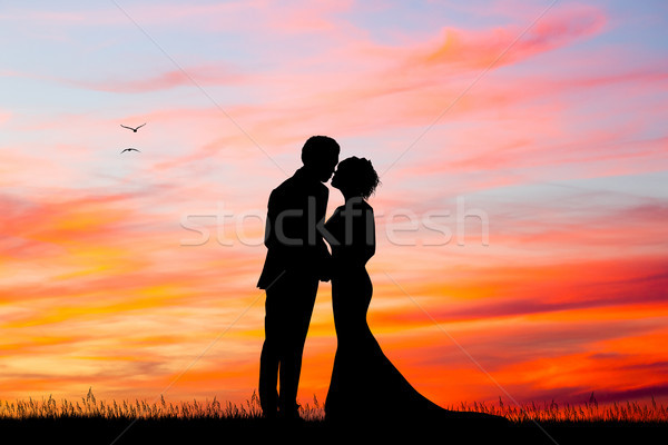 600x400 Just Married Silhouette
