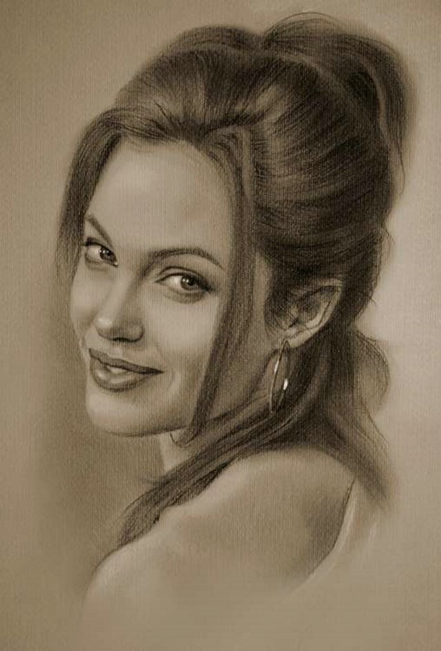 640x945 The World Is Not Enough Hollywood Actress Anjelina Jolie