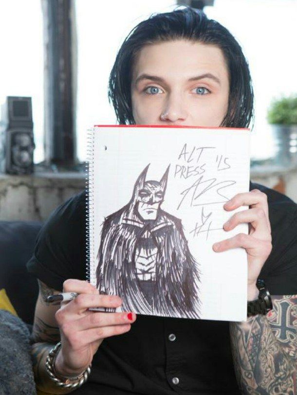 610x810 Andy Biersack