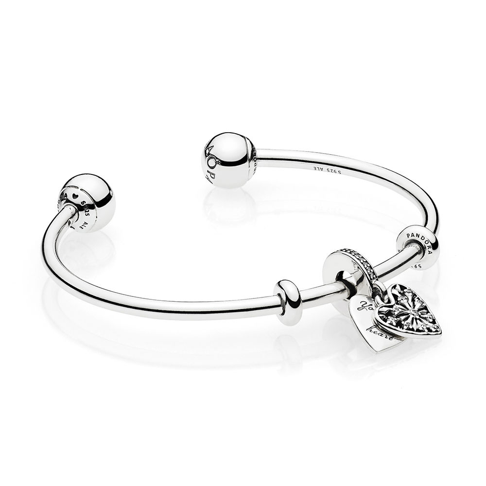 1000x1000 Heart Of Winter Open Bangle Set Pandora Estore