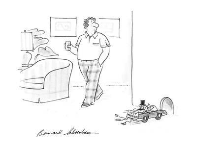 400x300 Man Notices Mice In Convertable With Sign Just Married On