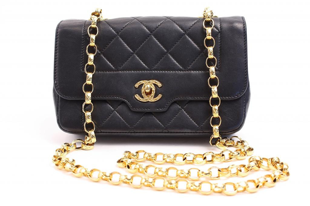 1024x682 Vinatge Chanel 2.55 Bag