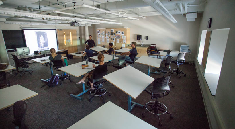 820x450 Drawing Classroom 17f 617 Kendall College Art And Design