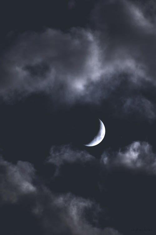 500x750 V Crescent Moon Tumblr