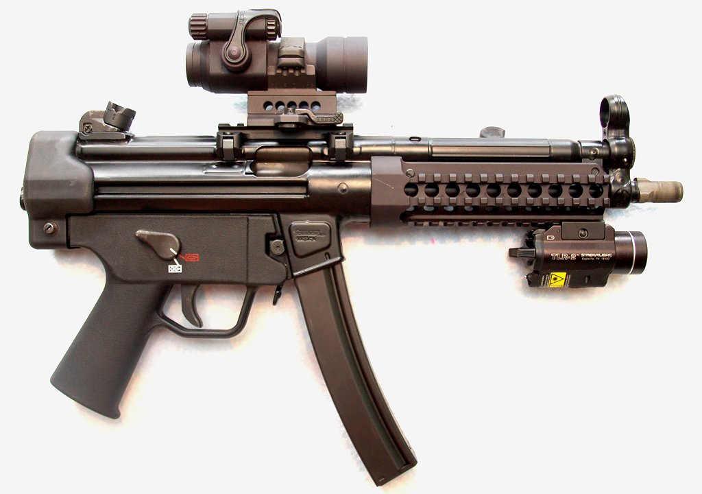 1024x720 This Looks Like A Hampampk Mp5 With A Holographic Sight