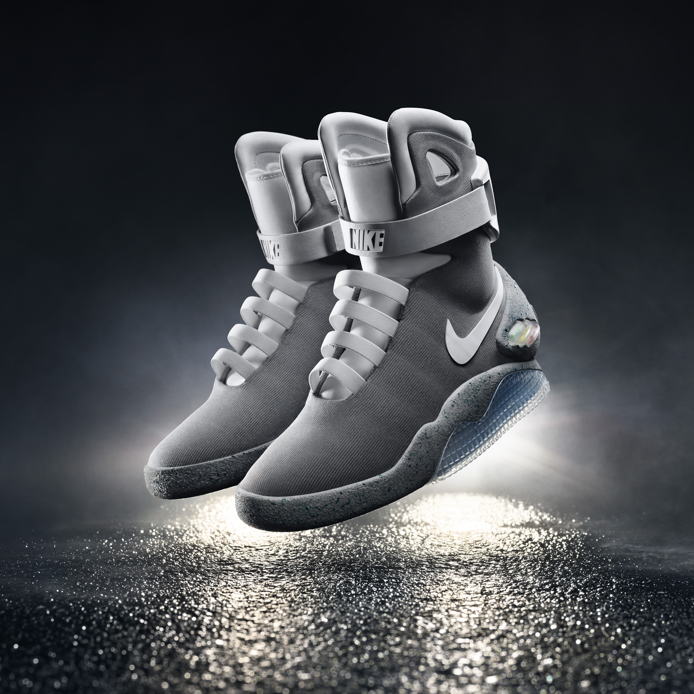 2404x2404 The 2015 Nike Mag