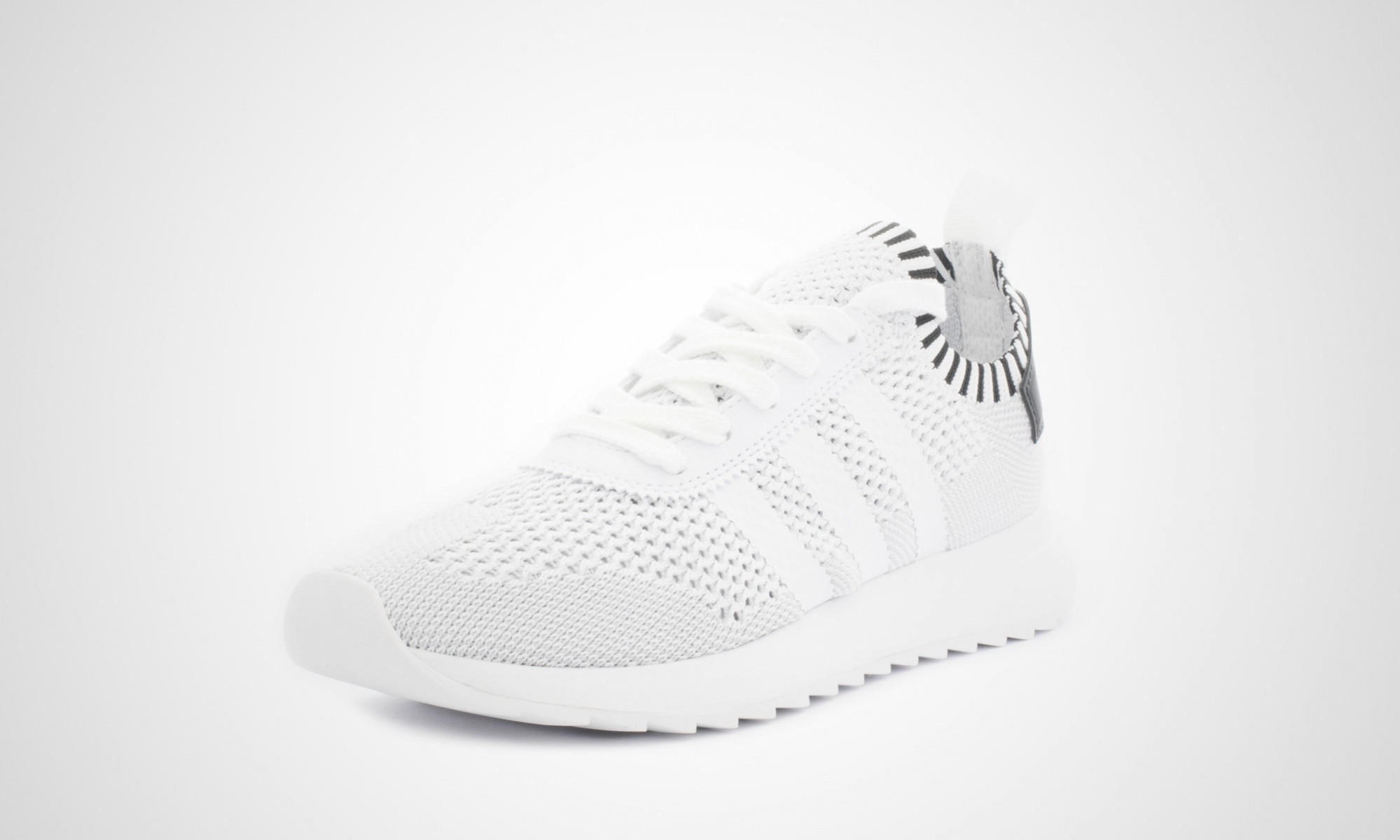 1999x1200 Adidas Flb Runner W Pk White Sneakers