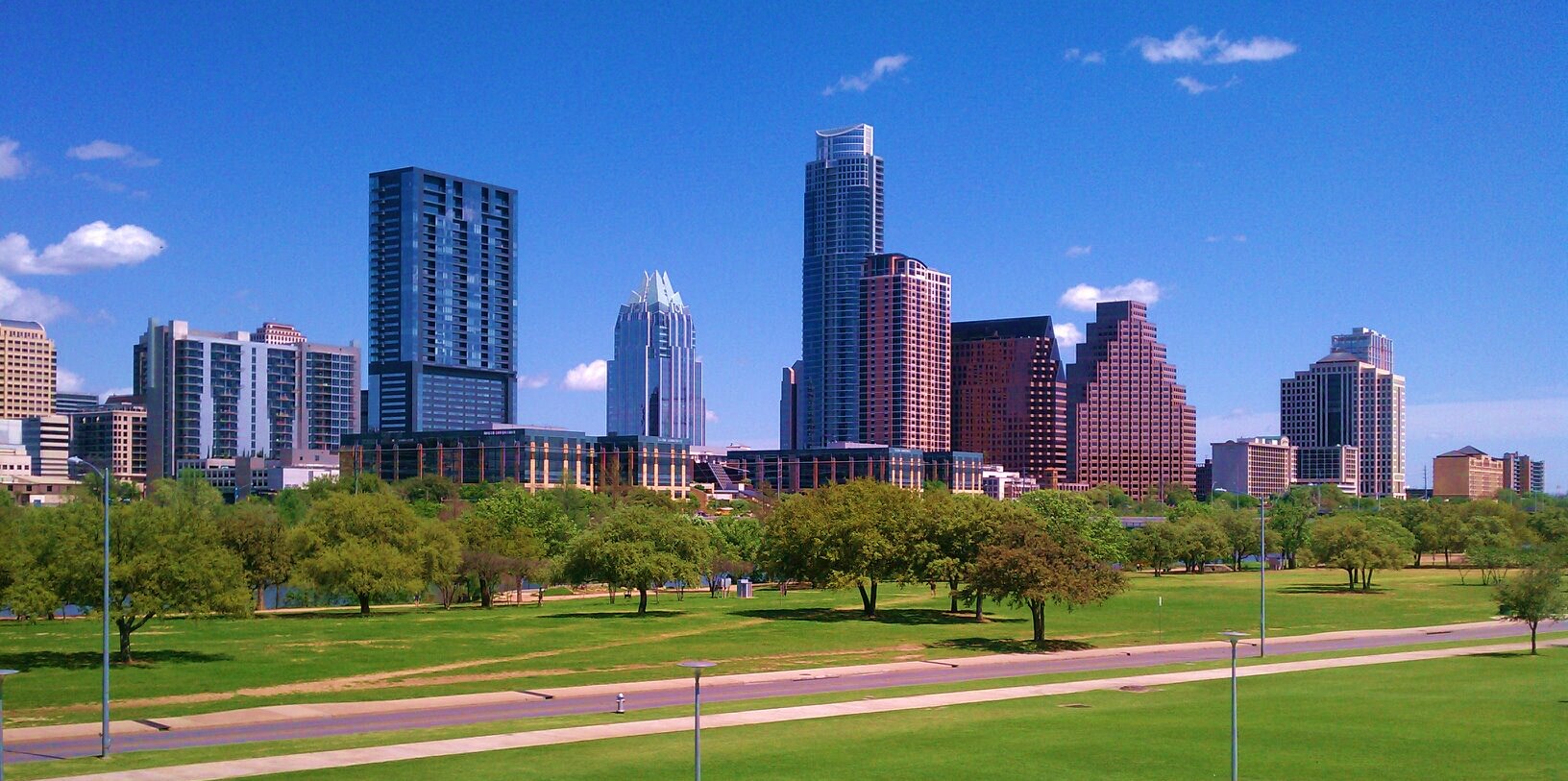 1632x813 Skyline Vector