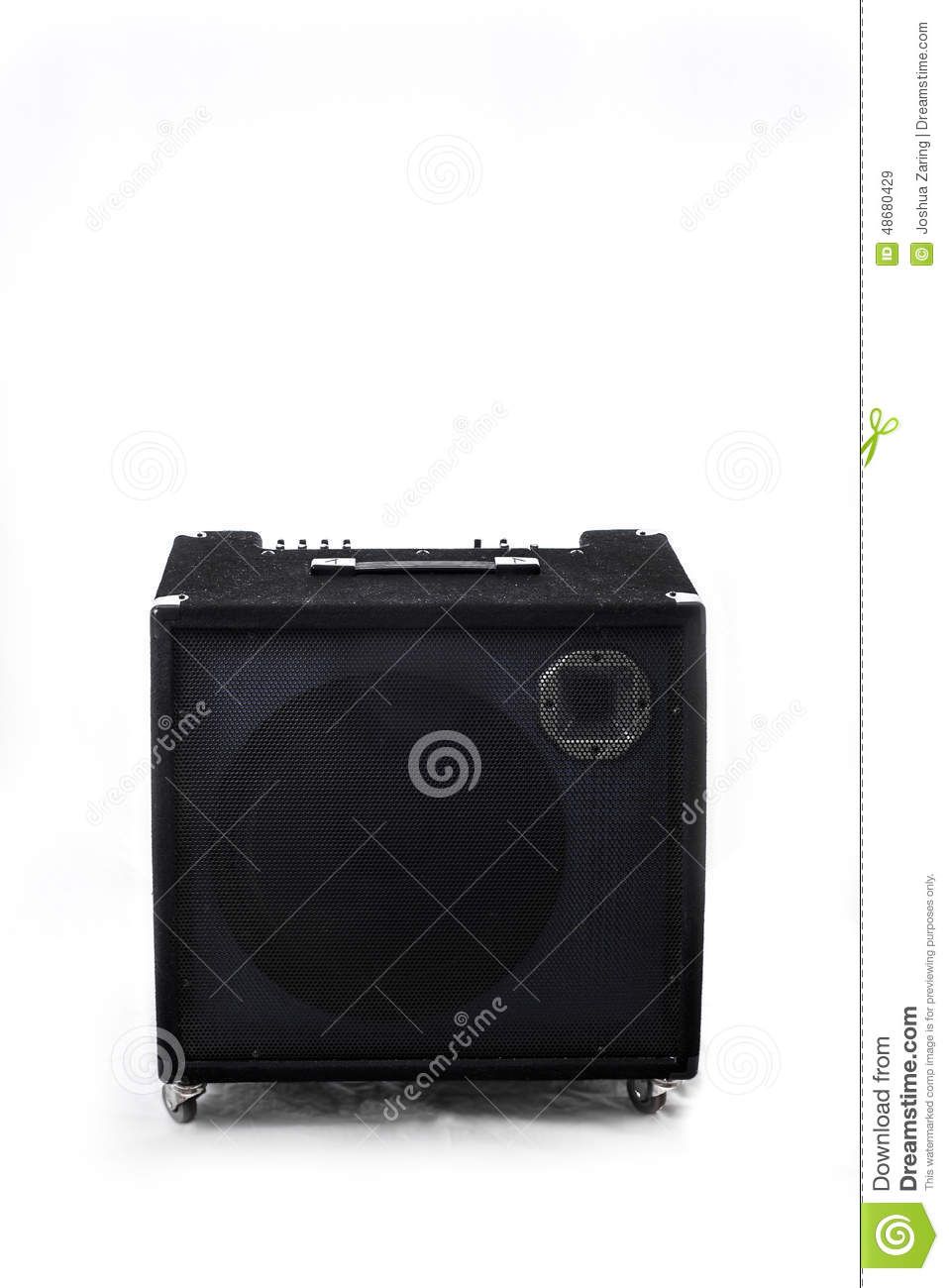 958x1300 Bass Guitar Amp Angled