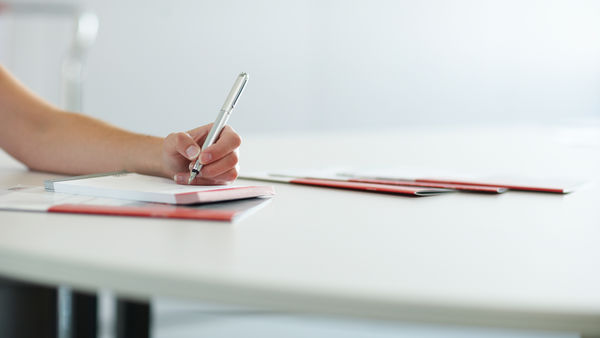 600x338 Newsletter Vector