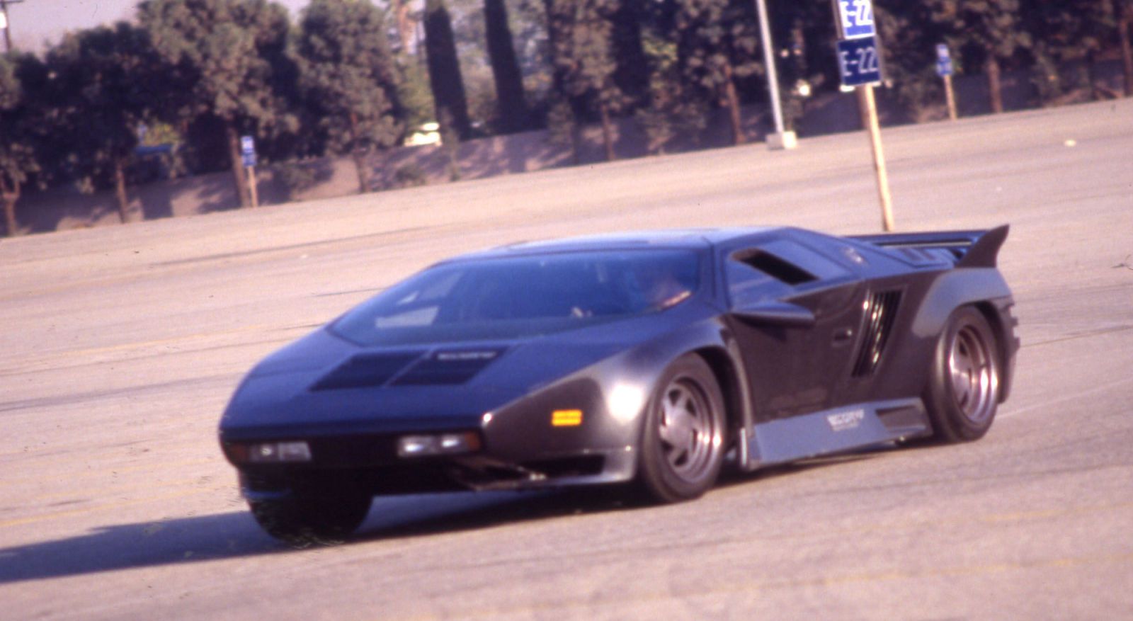 1600x877 Vector W8 Twin Turbo First Drive