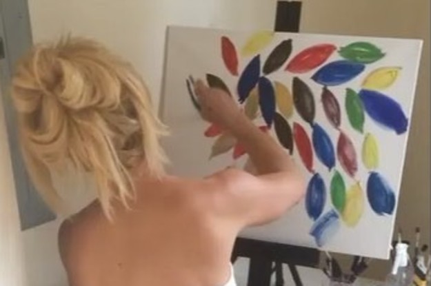 625x415 Watch Britney Spears Paint Leaves