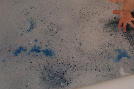 550x367 Colorful Bathtub