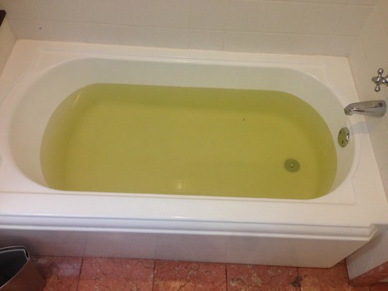 550x412 My Urine Colored Bath Water