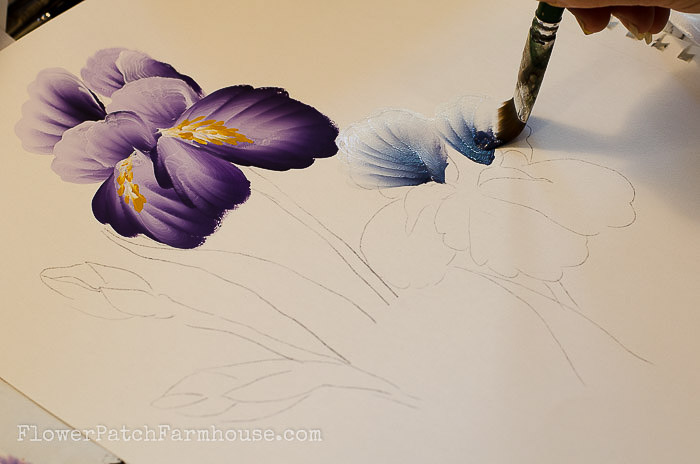700x464 How To Paint An Iris In Acrylics