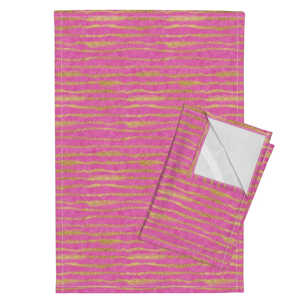 1024x1024 Hot Pink Watercolor + Gold Glitter On Orpington By Theartwerks