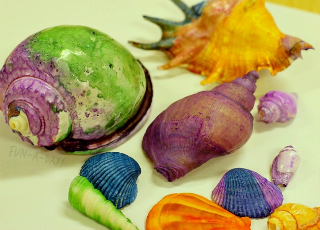 650x467 Shell Painting Creates Beautiful Ocean Art For Kids