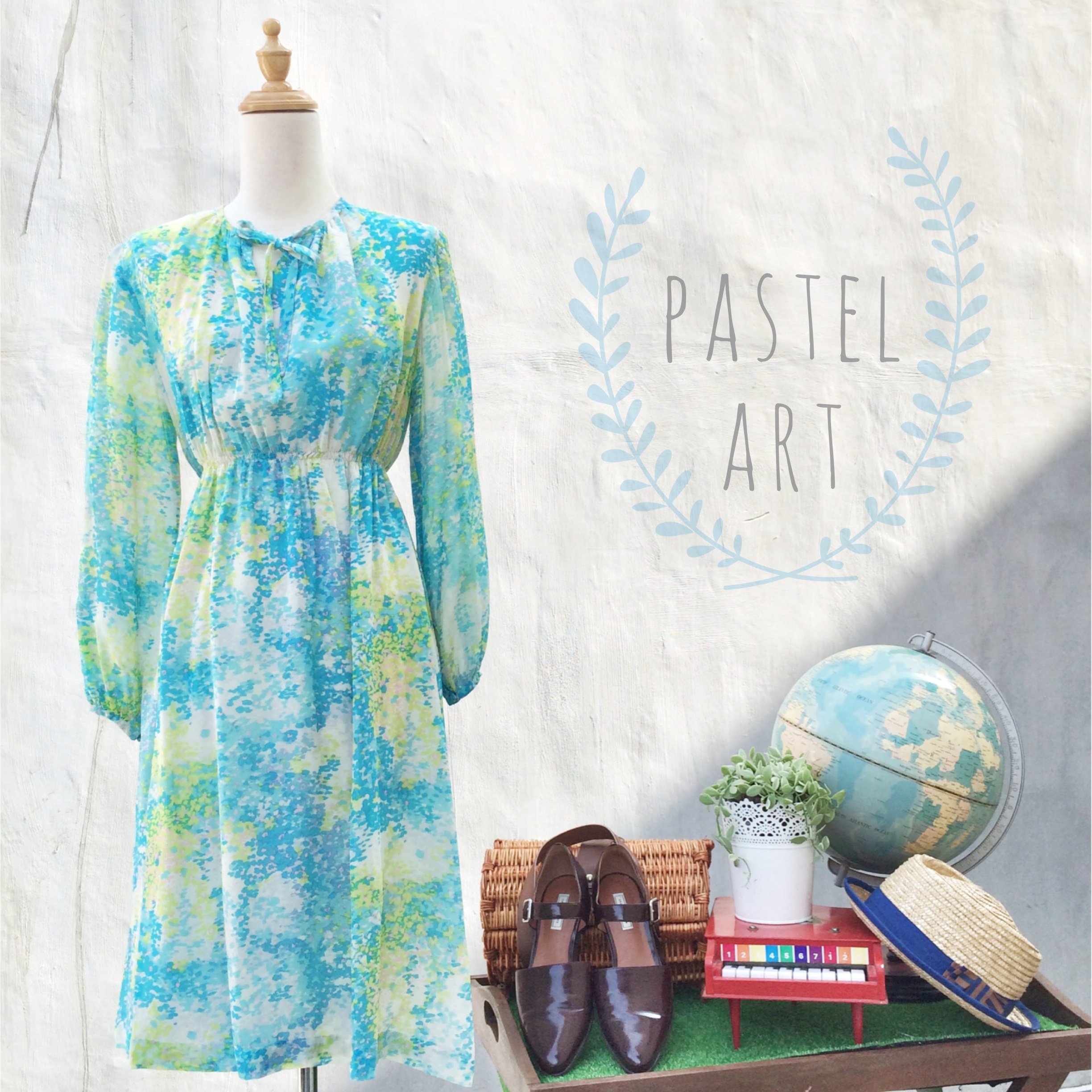 2448x2448 Happy Laundry Day Vintage Treasures +