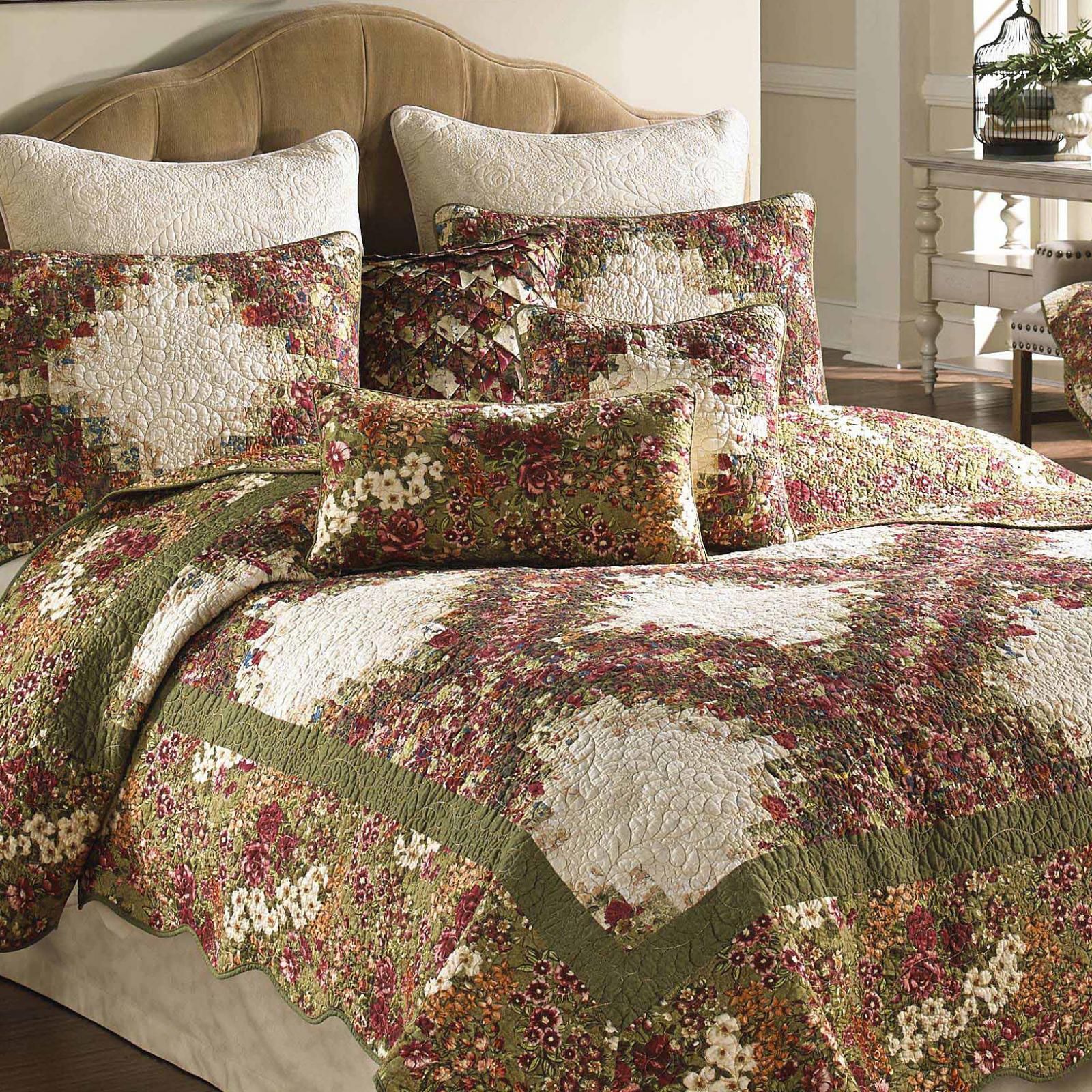 1600x1600 Watercolor Irish Chain Patchwork Quilt By Donna Sharp