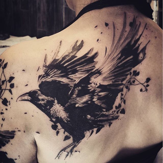 640x640 Grey And Black Abstract Raven Tattoo On Left Back Shoulder