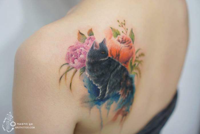 700x467 Colorful Flower Tattoos That Look Like Watercolor Paintings