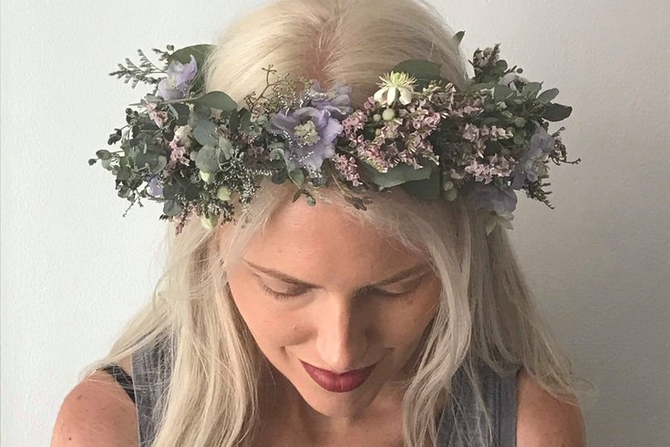 735x490 Create A Beautiful Flower Crown With Real Flowers