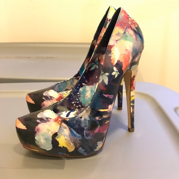 580x580 Watercolor Heels Poshmark