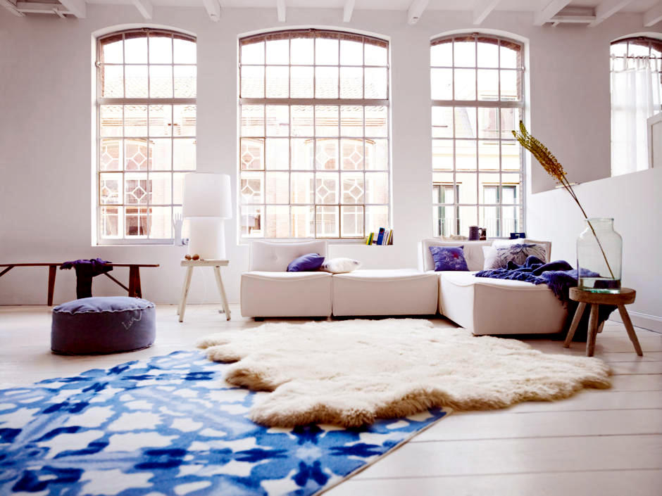 940x705 Watercolor Colored Carpet In A Contemporary Industrial Chic