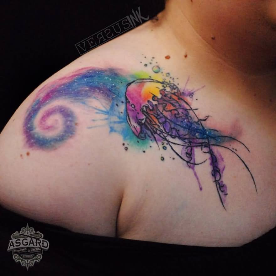 880x880 Watercolor Jellyfish Tattoo On Front Shoulder