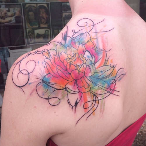 500x500 Left Back Shoulder Watercolor Lily Tattoo For Girls