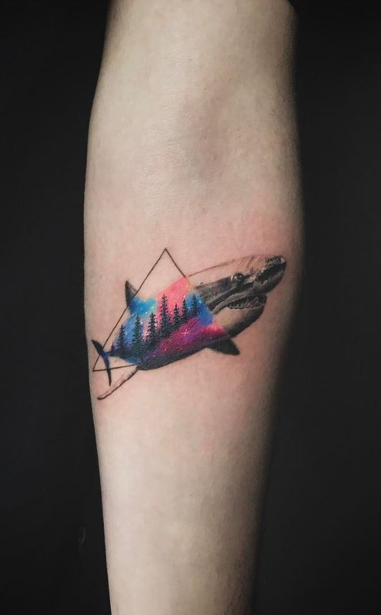 550x887 Colorful Shark Tattoo