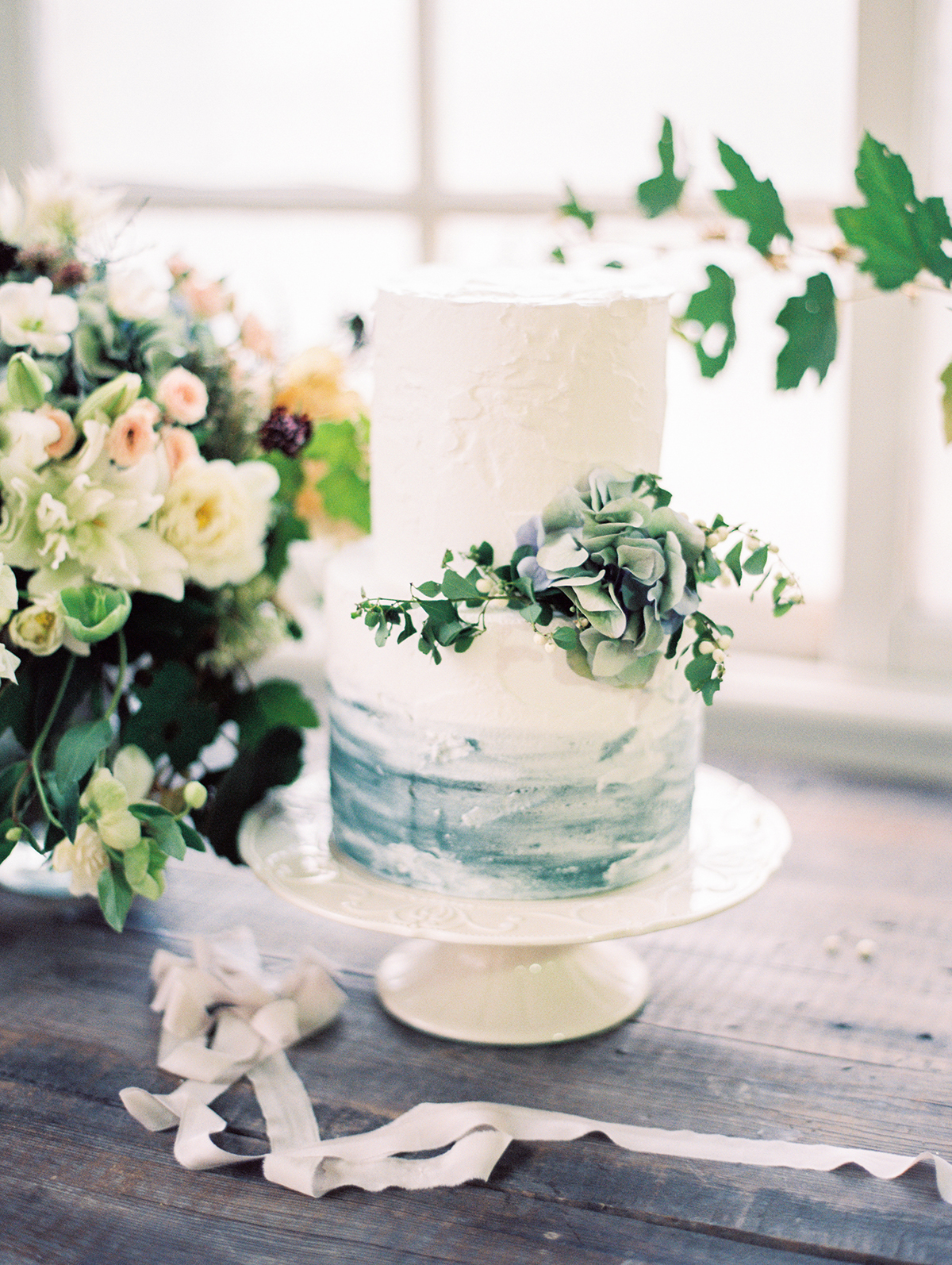 1200x1594 Blue And White Watercolor Wedding Cake