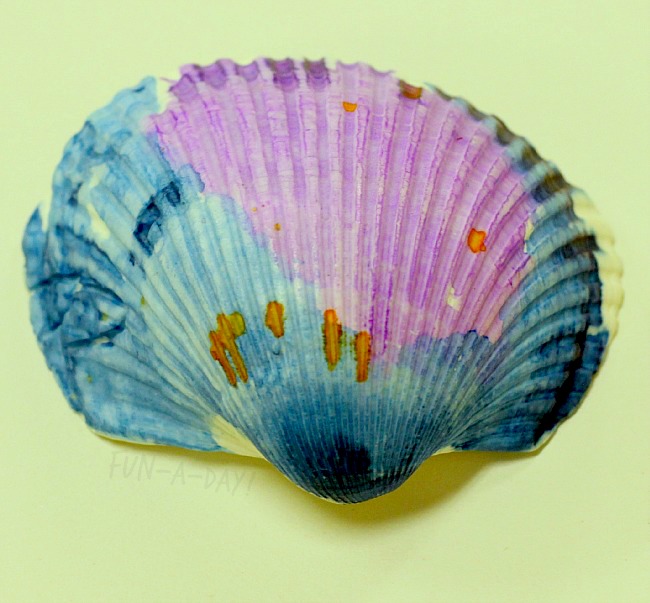650x603 Shell Painting Creates Beautiful Ocean Art For Kids