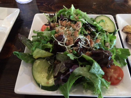 550x412 Delicious Fresh Salad With Lemon Vinaigrette